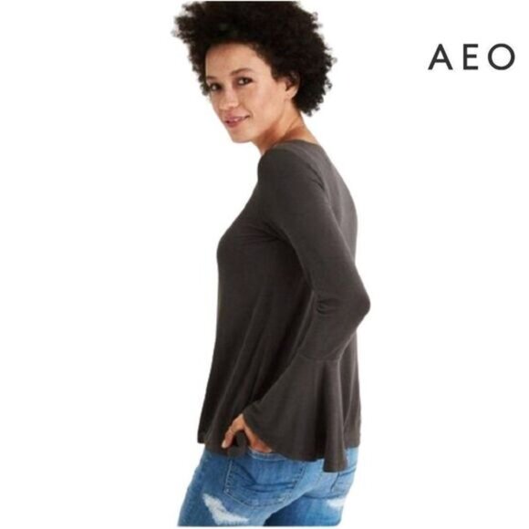 American Eagle’s Soft and‎ Sexy V neck Bell Sleeve Super Soft Women's Top - Picture 2 of 7